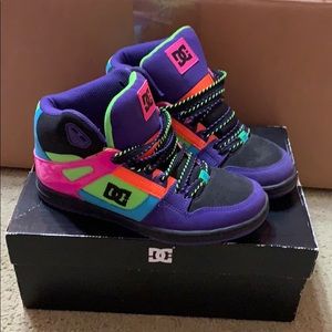 Size 7 DC shoes